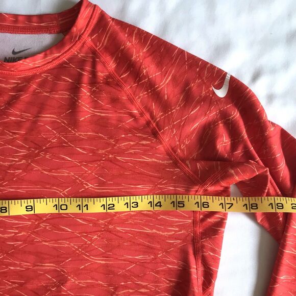 Nike Pro Combat Women’s Fitted Therma Fit Long Sleeve Shirt Size M Thumbholes - Picture 6 of 11